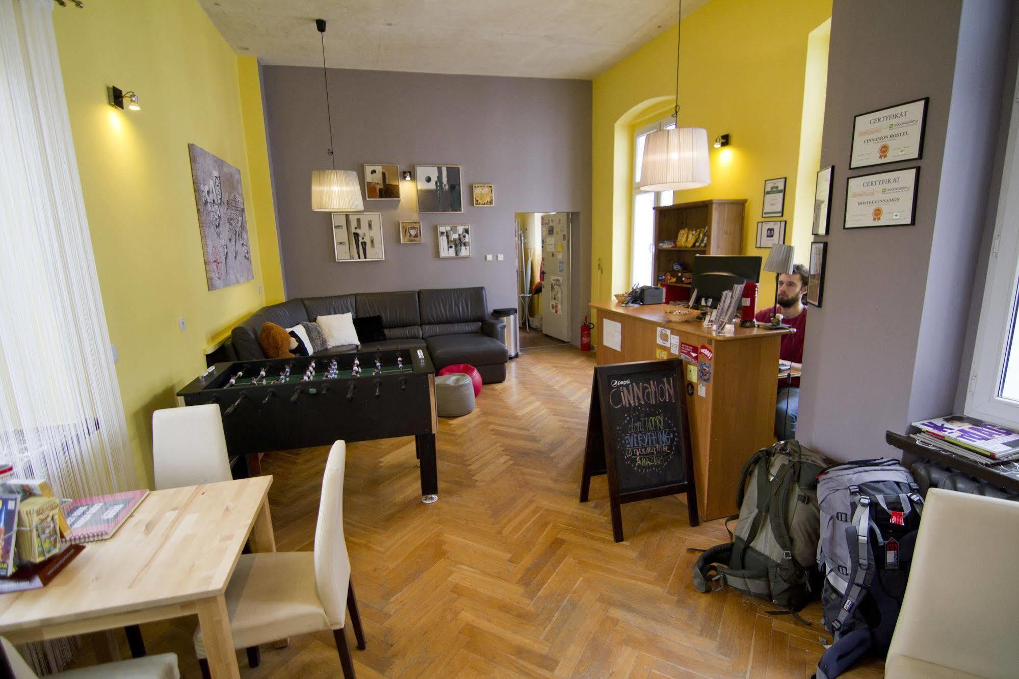 Cinnamon Hostel Breslau Exterior foto